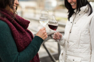 lake country winery tasting open year round intrigue wines